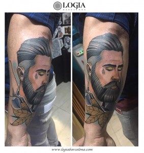 tatuaje-brazo-hombre-retrato-logia-barcelona-zeus-errejota 
